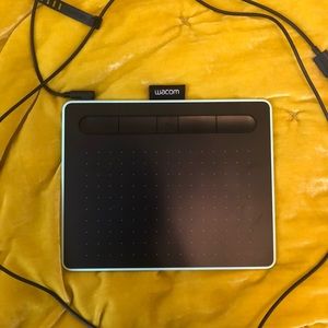 Wacom bluetooth drawing pad